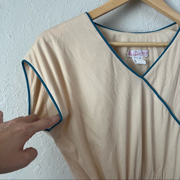 The Magnolia Shoppe Vintage Cream MIDI dress M - Picture 6 of 9